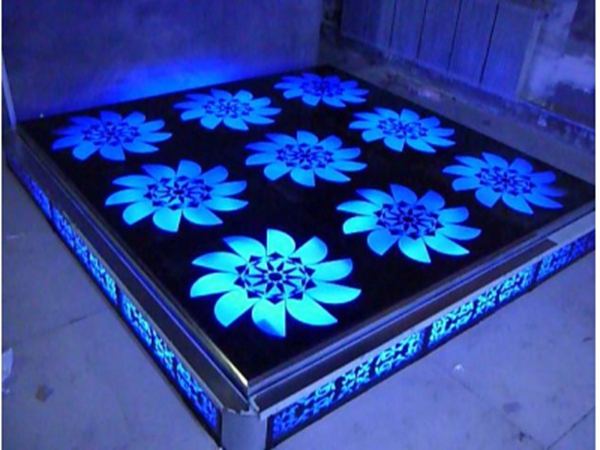 液壓升降機(jī) 升降舞臺--一種特殊的液壓升降機(jī)