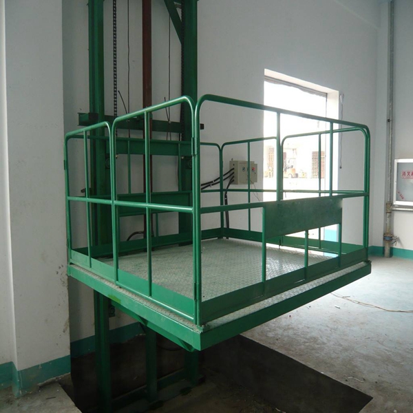 升降貨梯容易出現(xiàn)的幾個(gè)小問題及解決辦法 升降貨梯